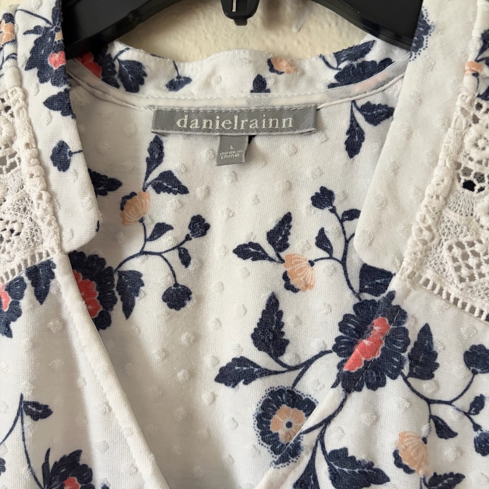 Daniel Rainn Caleena Pleated Shoulder Crochet Detail Knit Top Size Large Shirt - Picture 7 of 8